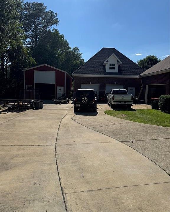 2nd image of 2095 Snow Rd S