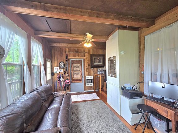 5th image of 3109 Red River Rd