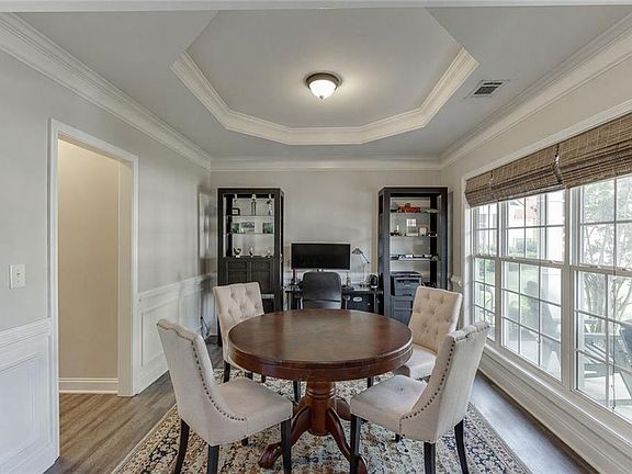4th image of 821 Sapphire Ln