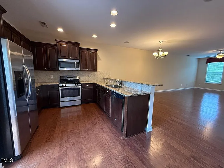 545 Old Mill Village Dr — Photo 8