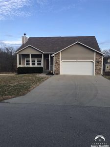 916 12th St, Baldwin City, KS, 66006
