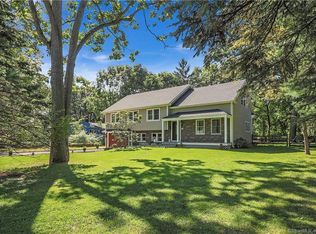 29 Stonecrop Rd N, Norwalk, CT 06851