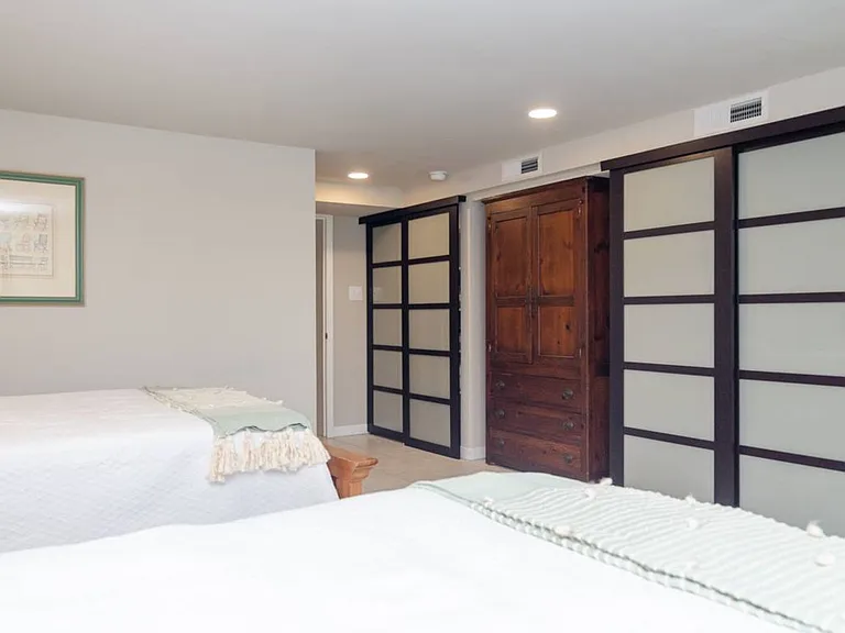 32 W Greensboro St — Photo 36