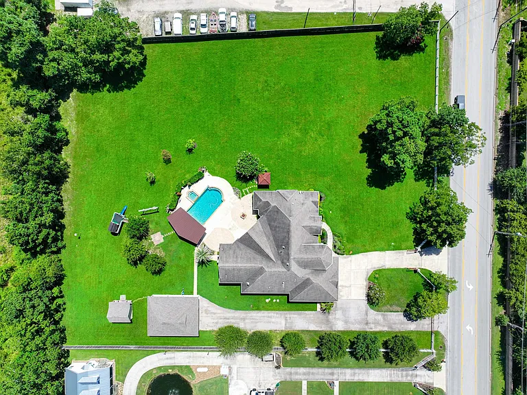 9436 Hufsmith Rd — Photo 39