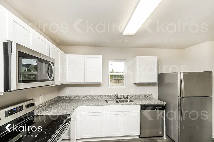 618 Cartecay Dr — Photo 4