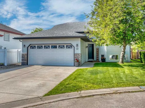 9 S Madison Ct, Strathmore, AB T1P 1M5