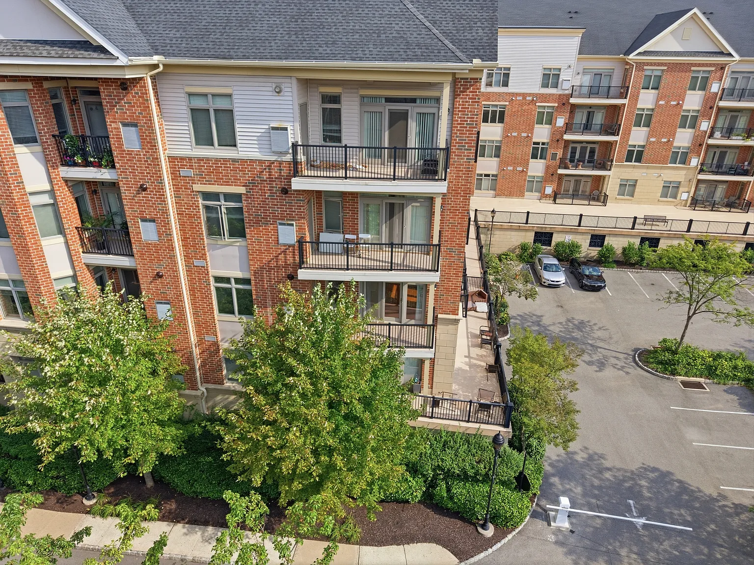 2 bed, 1374 sqft, $3,200 — Photo 4