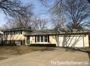 2332 S Bates Ave, Springfield, IL 62704