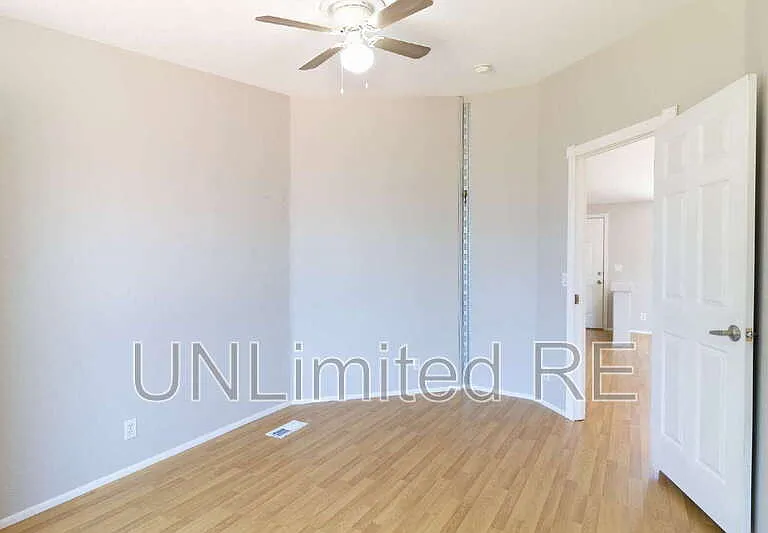 1679 W Stephen Dr — Photo 22