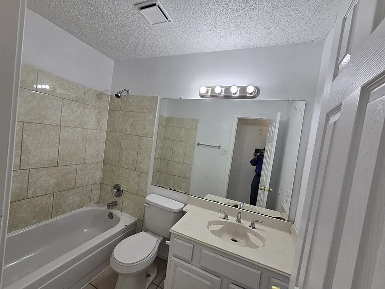 2509 Hollydale Dr — Photo 11