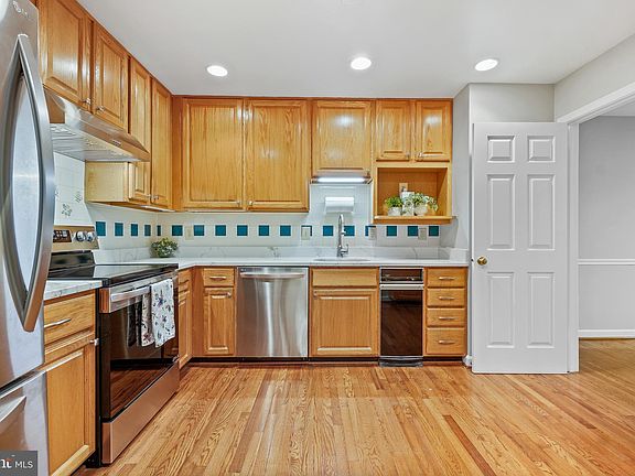 2nd image of 5808 Tudor Ln