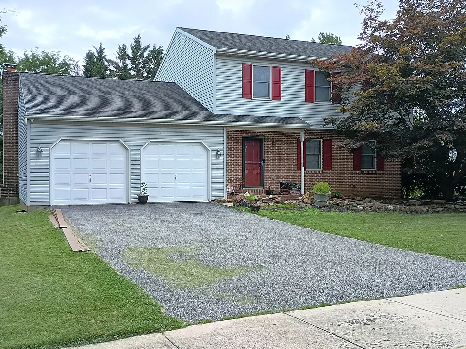 204 Knob Creek Ln