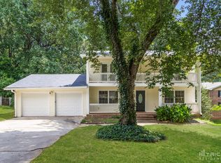 6055 Lakeshore Dr SE, Mableton, GA 30126