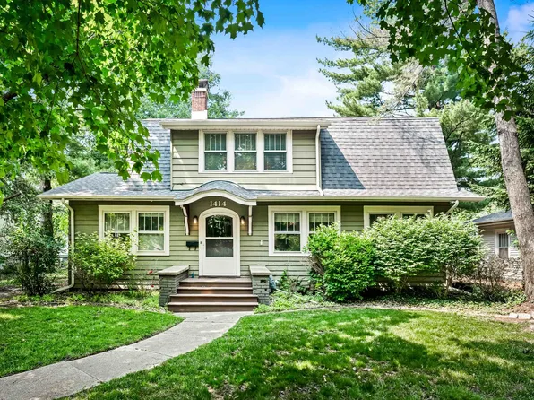 1414 E Olive St, Bloomington, IL 61701