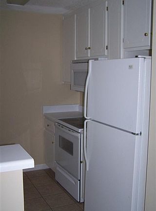 3rd image of 132 Woodmere Dr
