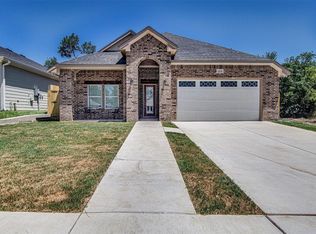 1505 E Humbolt St, Fort Worth, TX 76104