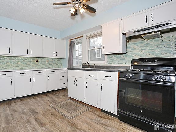 5th image of 45 Sand Rd