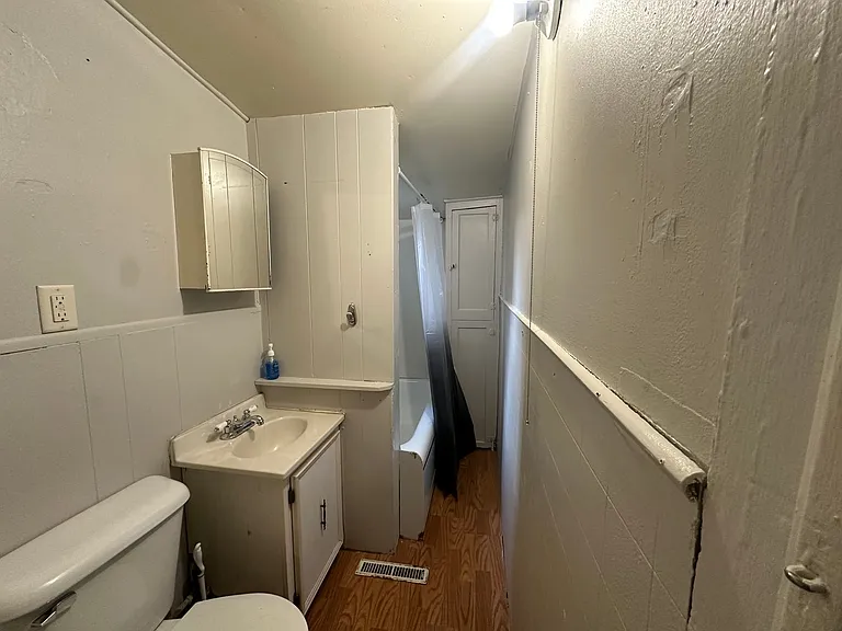 1515 S Norton Avenue (Alpha Team) — Photo 3