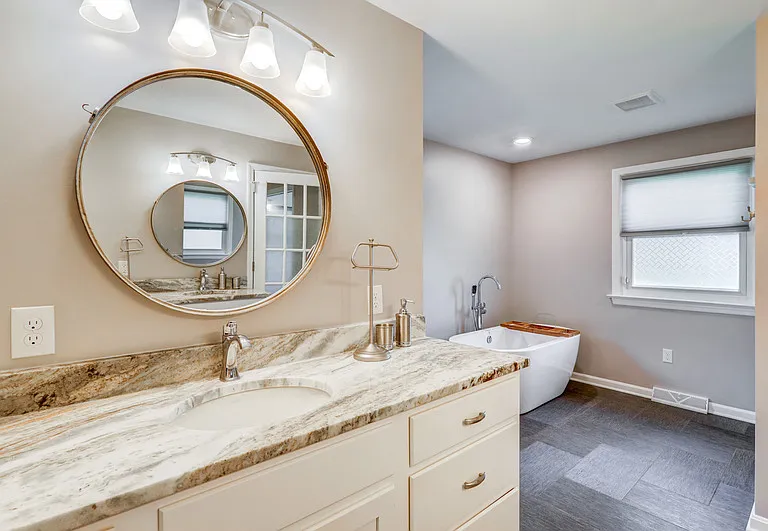 1827 Larchmont Ln — Photo 44