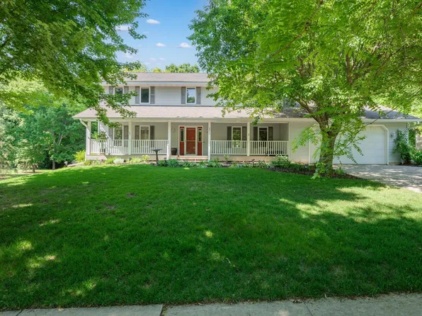 2217 Baihly Summit Dr SW, Rochester, MN 55902