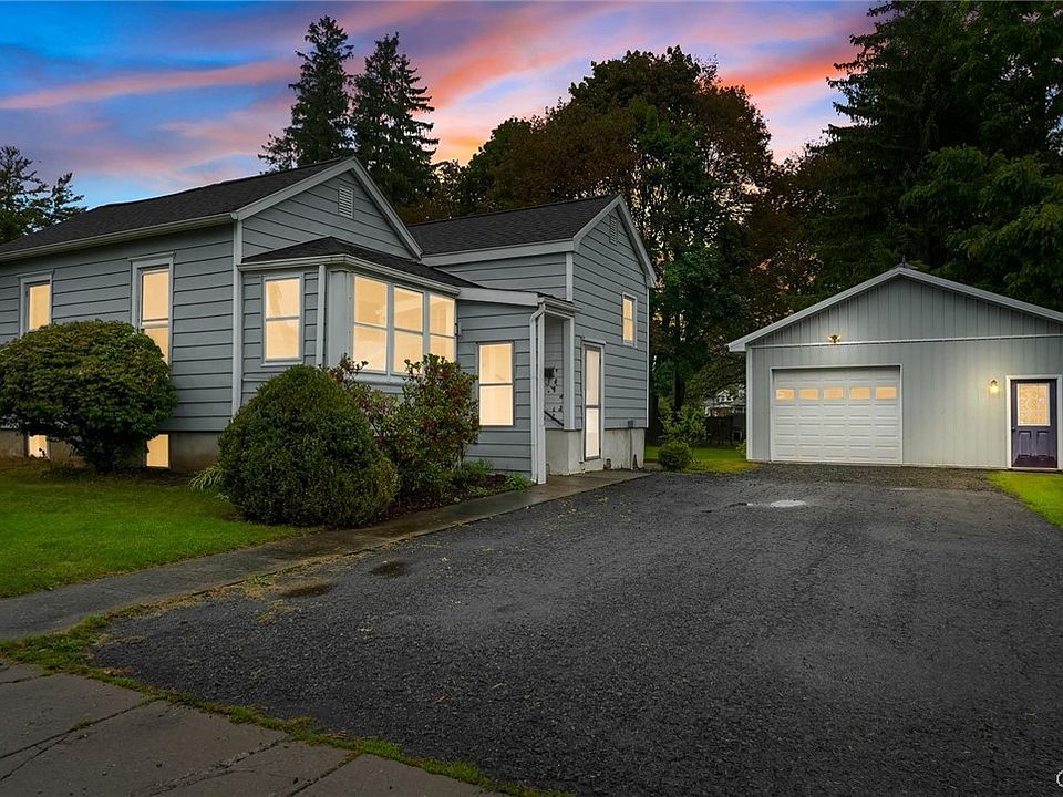 1st image of 31 Richardson Ave