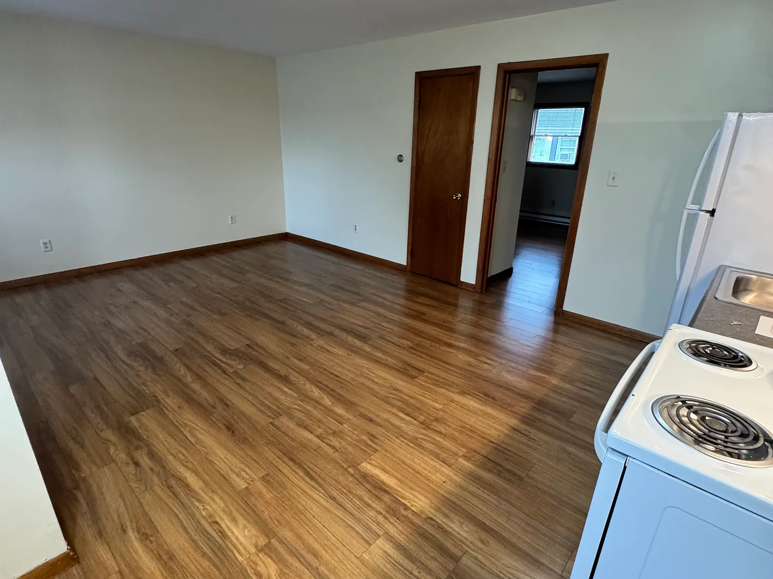 1 bed, 600 sqft, $1,100 — Photo 3
