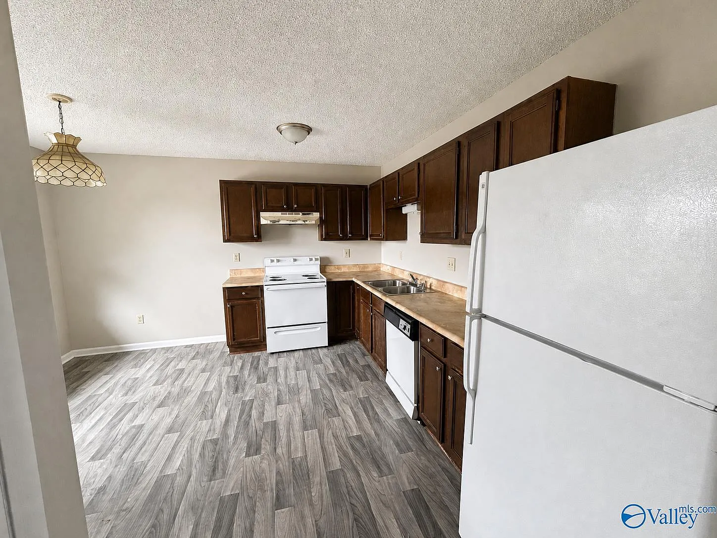 2 bed, 1.0 bath, 700 sqft, $850 — Photo 2