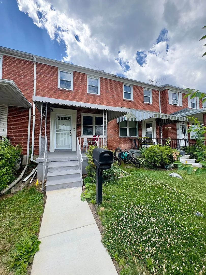 Charming 2 Bedroom/1 Bathroom Townhome in Essex, Baltimore, MD! — Photo 1