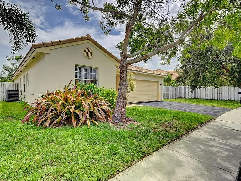 13348 NW 13th St — Photo 16