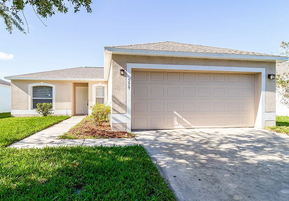 559 Grand Royal Cir