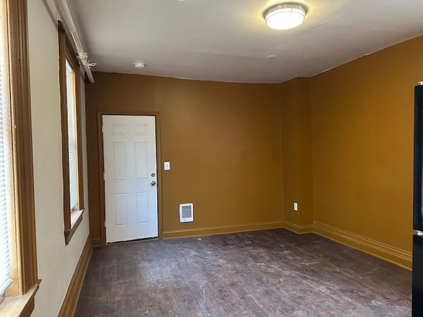 York City School District 1st Floor 1 Bedroom 1 Bathroom Apartment For Rent! — Photo 4