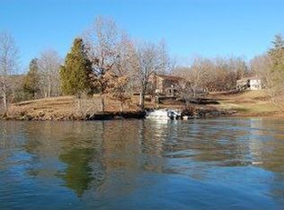 975 Pasley Ln, Moneta, VA 24121