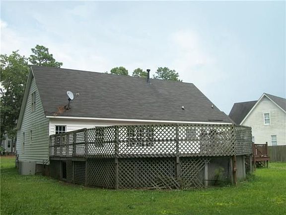 5th image of 220 Woodfield Dr