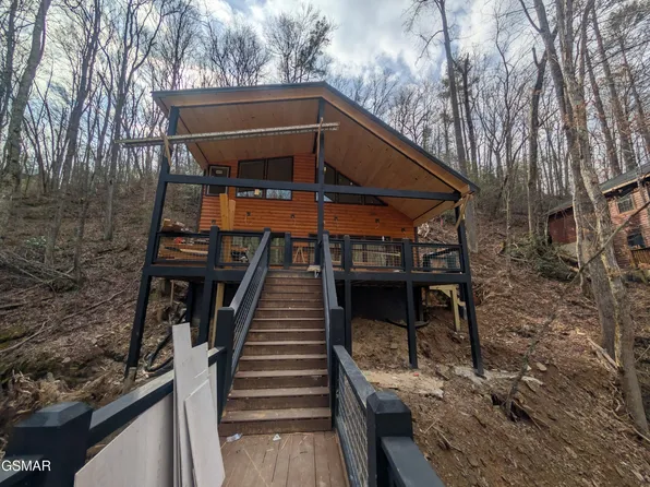 1424 School Rd House Gap, Sevierville, TN 37876