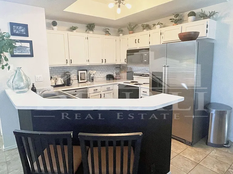 1017 E Maryland Ave #218 — Photo 4