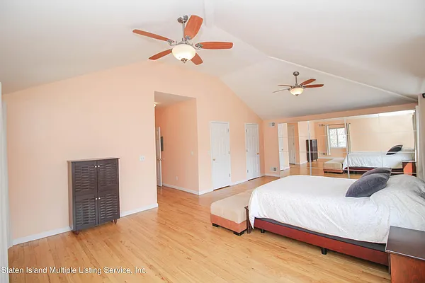 Sold by Remax Edge | media 30