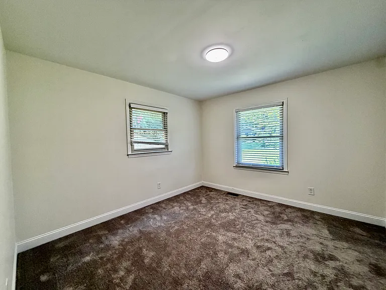 109 James Dr — Photo 29
