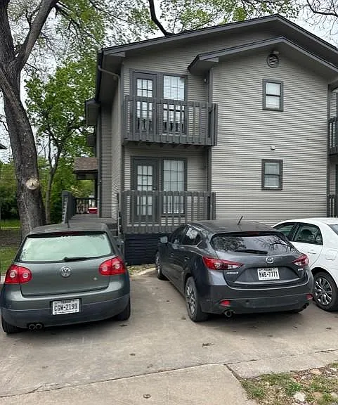 4520 Speedway #A — Photo 2