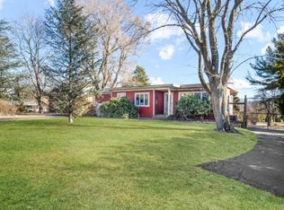 1071 Main Rd, Riverhead, NY 11901