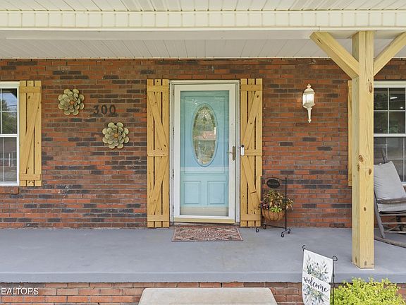 4th image of 300 Lindner Ln