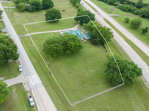 3403 W 8th St, Coffeyville, KS 67337