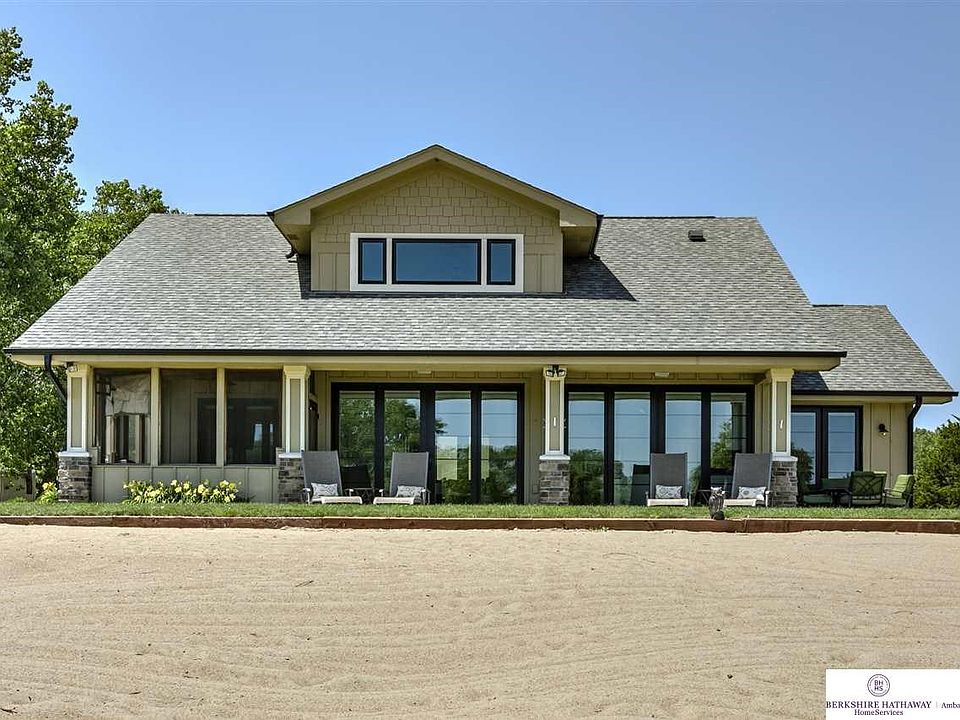 A fantastic weekend getaway or full time residence.