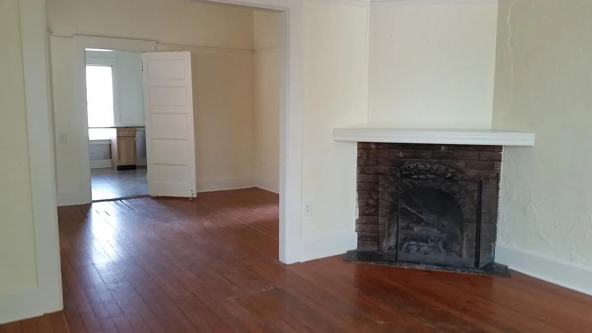 2 bed, 912 sqft, $1,595 — Photo 3
