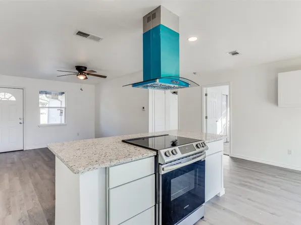 1809 Beaumont St, Grand Prairie, TX 75051
