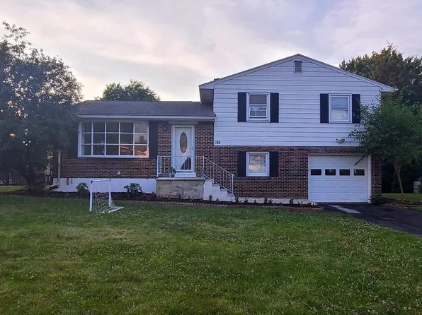 739 Henry Dr, Emmaus, PA 18049