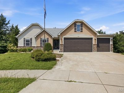 1833 Westlake Ct, Pacific, MO, 63069