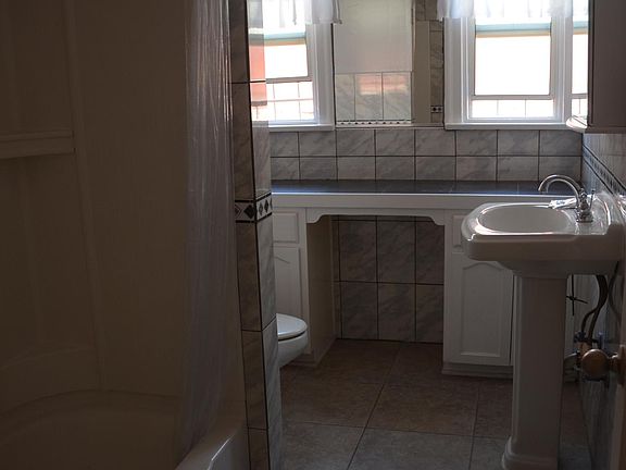 5th image of 1824 S Orange Dr