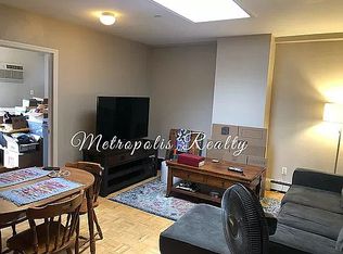 25-25 23rd St #3R, Astoria, NY 11102