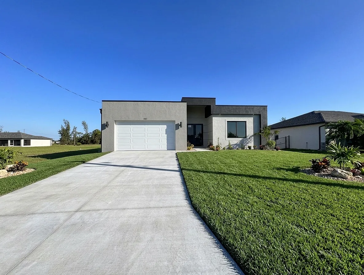 4 bed, 1904 sqft, $2,075 — Photo 2