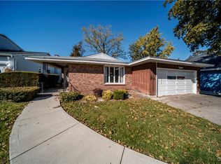 110 Bellshire Ln, Syracuse, NY 13208